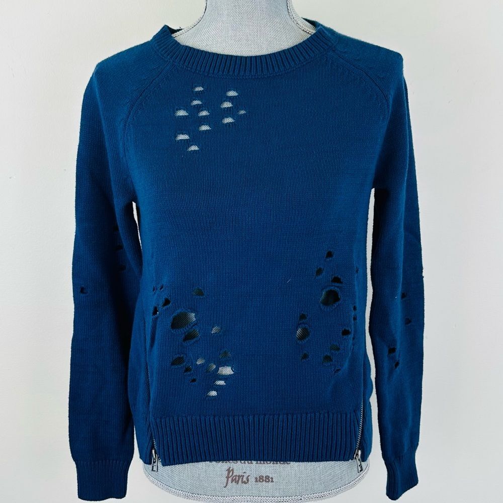 NWOT EXPRESS Women’s Blue Distressed Crewneck Sweater SZ XS Side Zip Detail